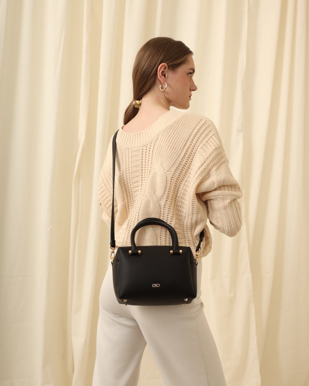 COOPER MAGIC BOSTON BAG IN BLACK