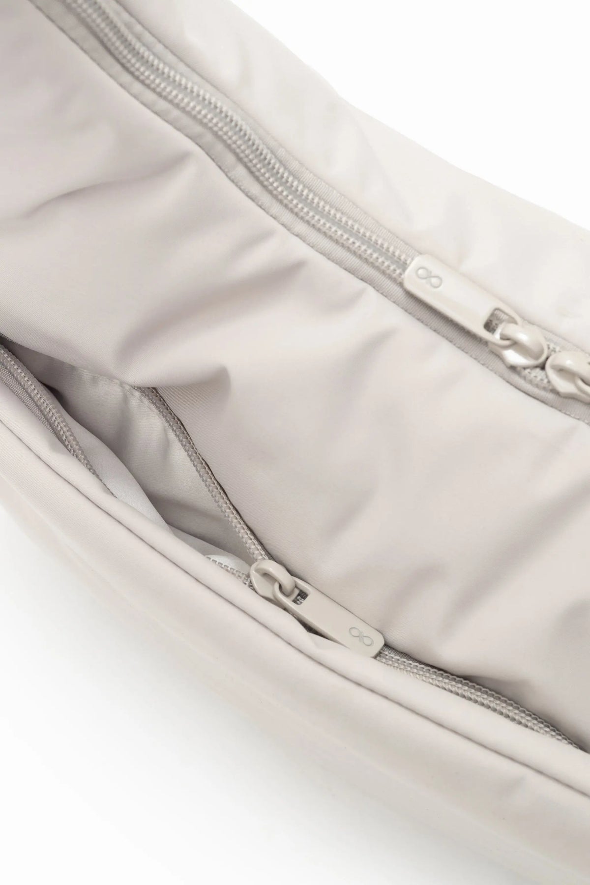 COSY LUXE L CRESCENT BAG 2.0 IN DOVE GREY