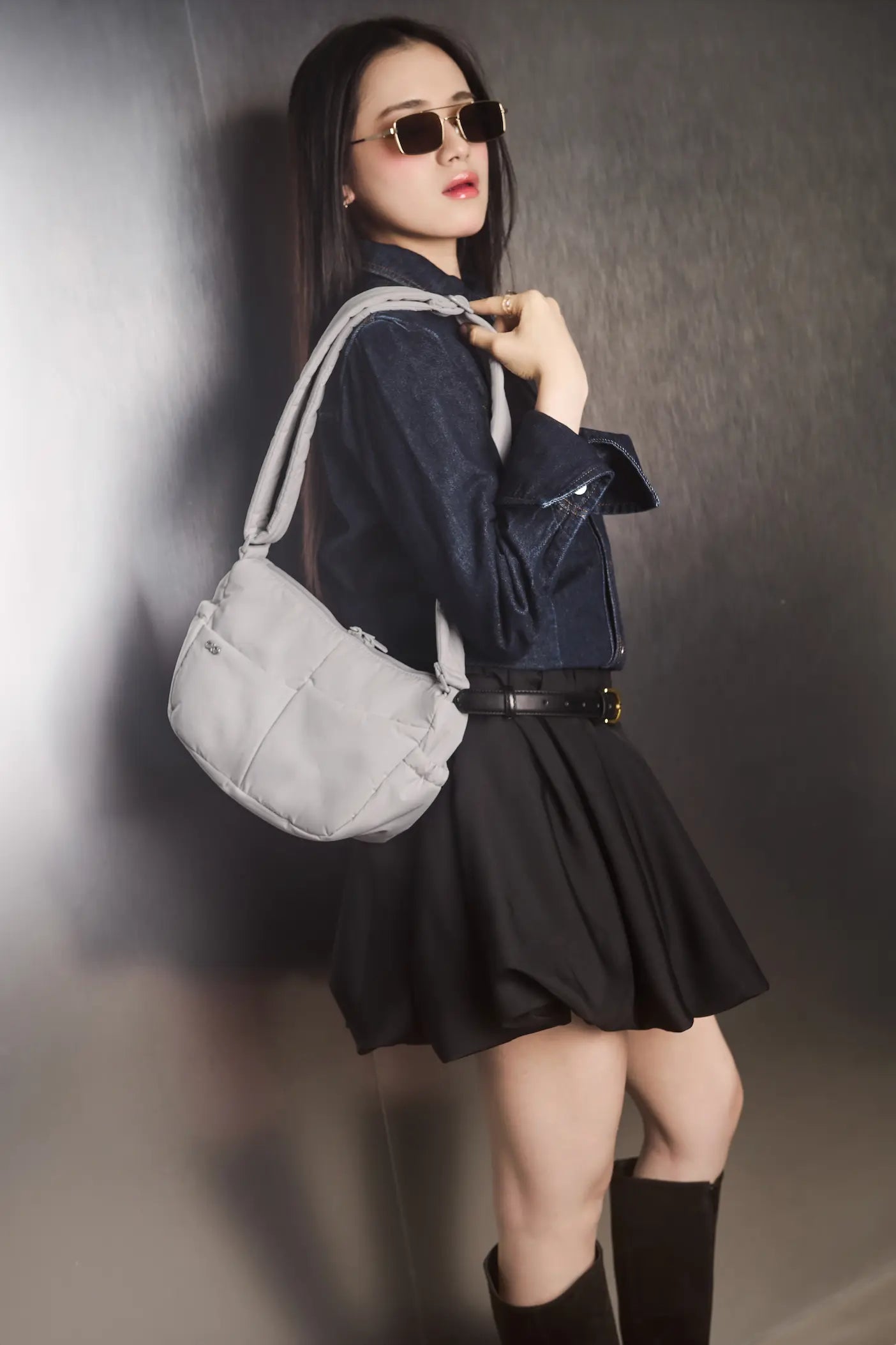 MINI SIGNATURE POCKET CROSSBODY BAG IN COSY LUXE DOVE GREY