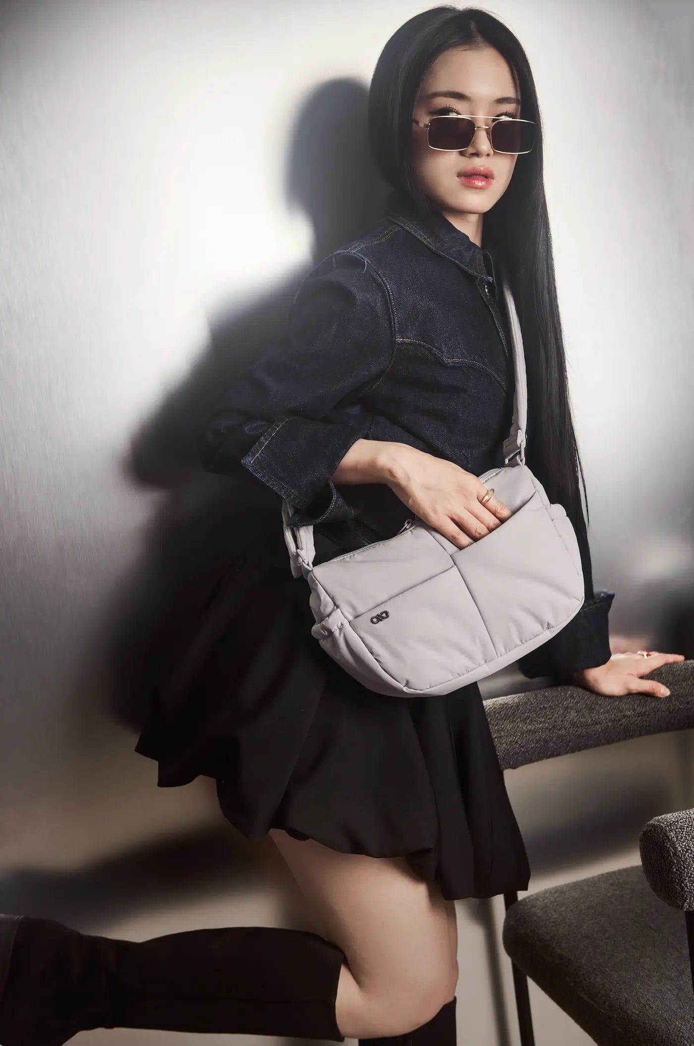 MINI SIGNATURE POCKET CROSSBODY BAG IN COSY LUXE DOVE GREY