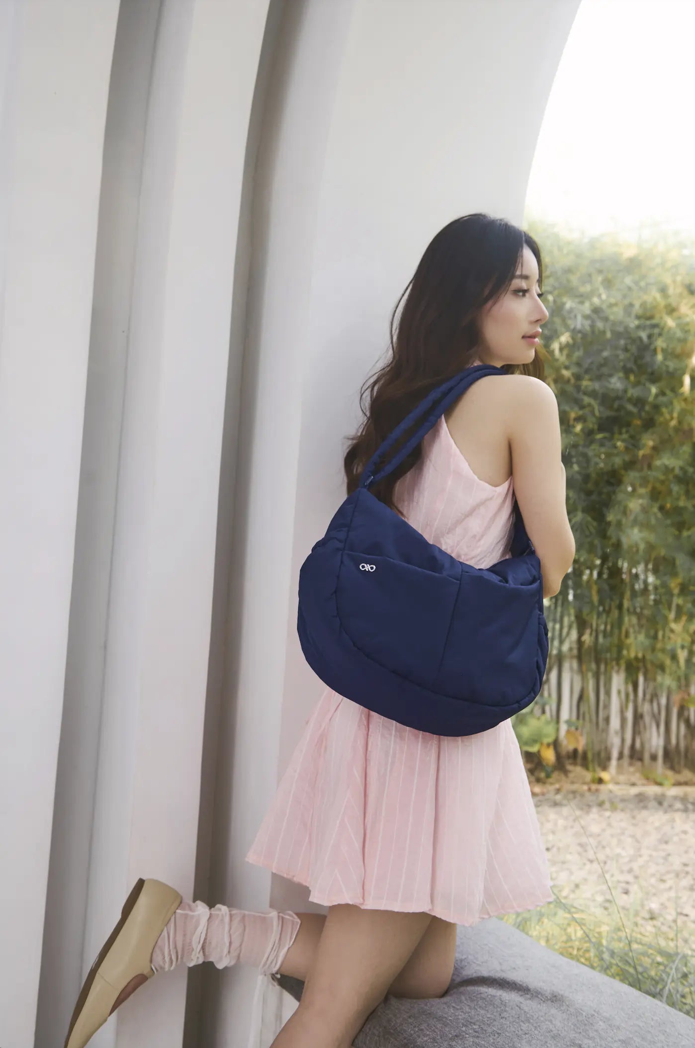 SIGNATURE POCKET CROSSBODY BAG 2.0 IN POSH MIDNIGHT