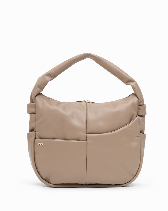 SIGNATURE POCKET SLOUCHY HOBO IN LATTE