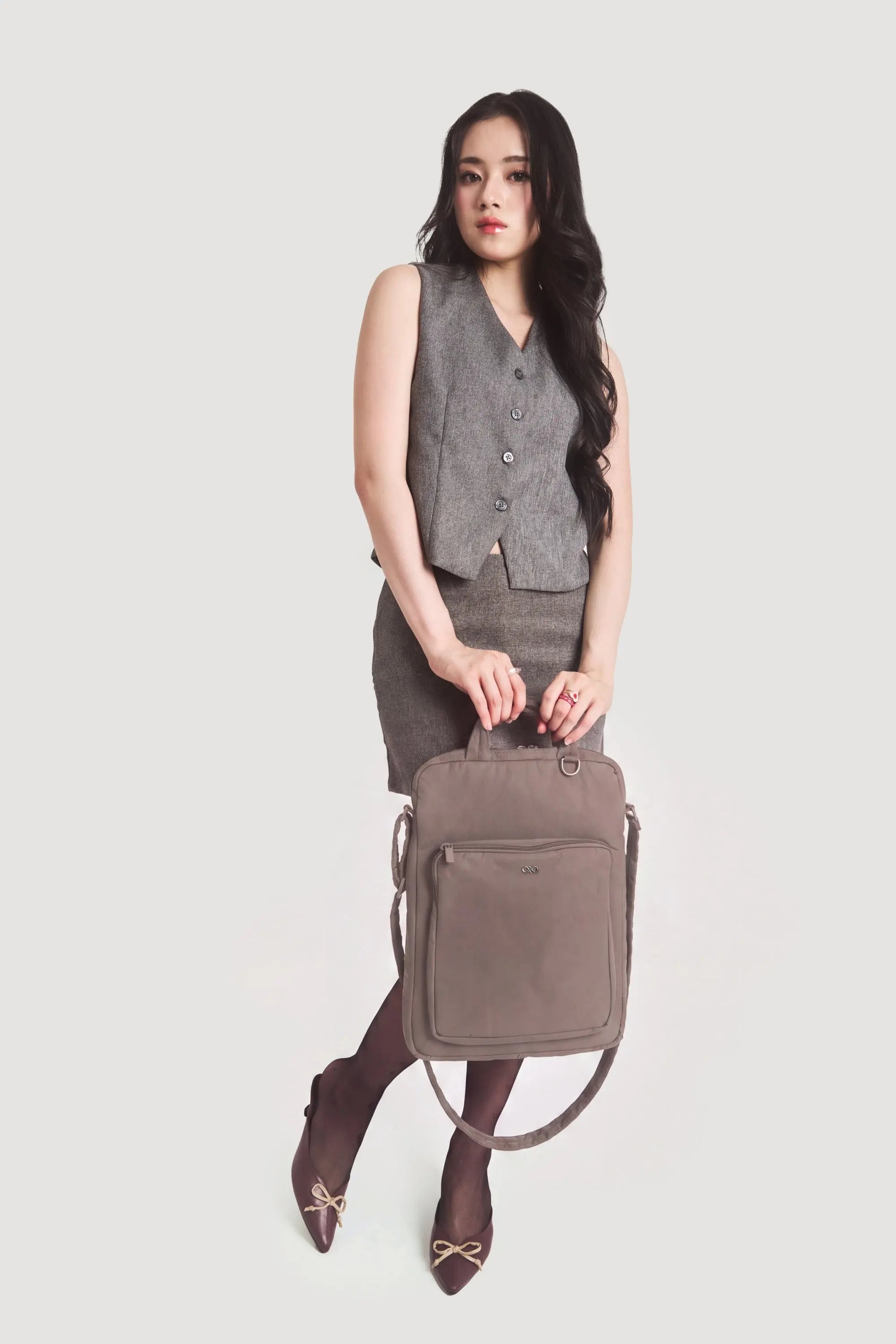POSH LAPTOP BAG IN TAUPE