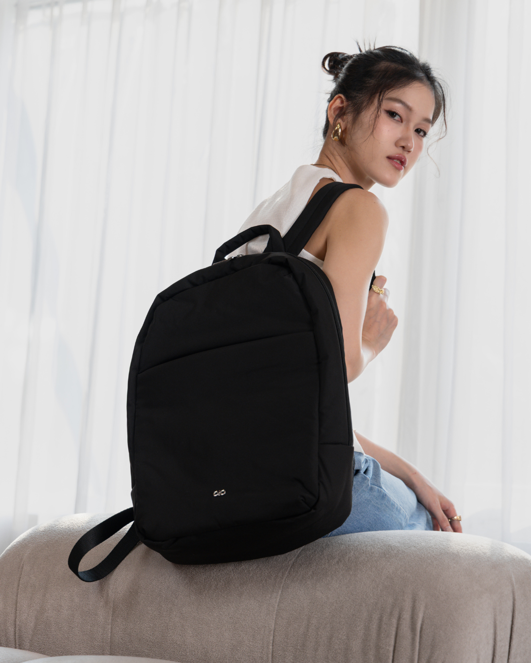COSY LUXE XL COMMUTER BACKPACK IN JET BLACK