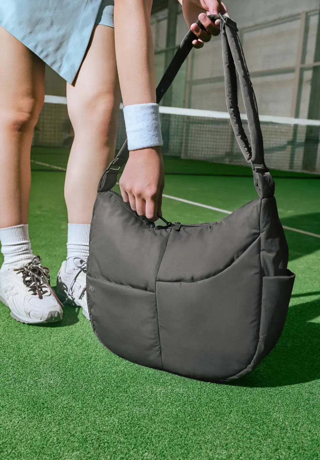 XL SIGNATURE POCKET CROSSBODY BAG IN STORM GREY 