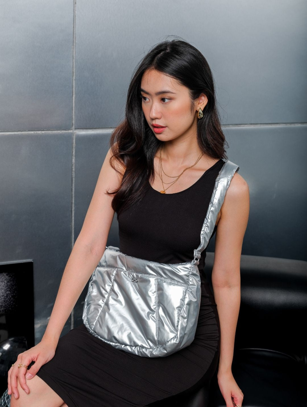 GLAM PUFFY CROSSBODY BAG IN CHROME