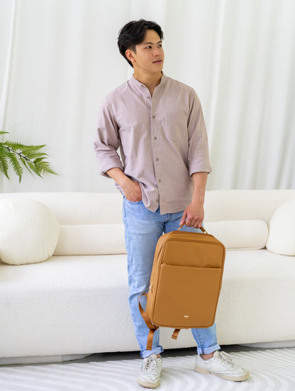 ANDERS MAGIC LAPTOP BACKPACK IN CAMEL