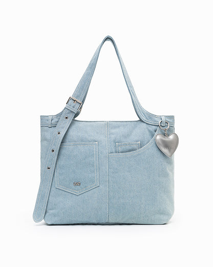 SIGNATURE POCKET DENIM TOTE BAG IN MID WASH DENIM