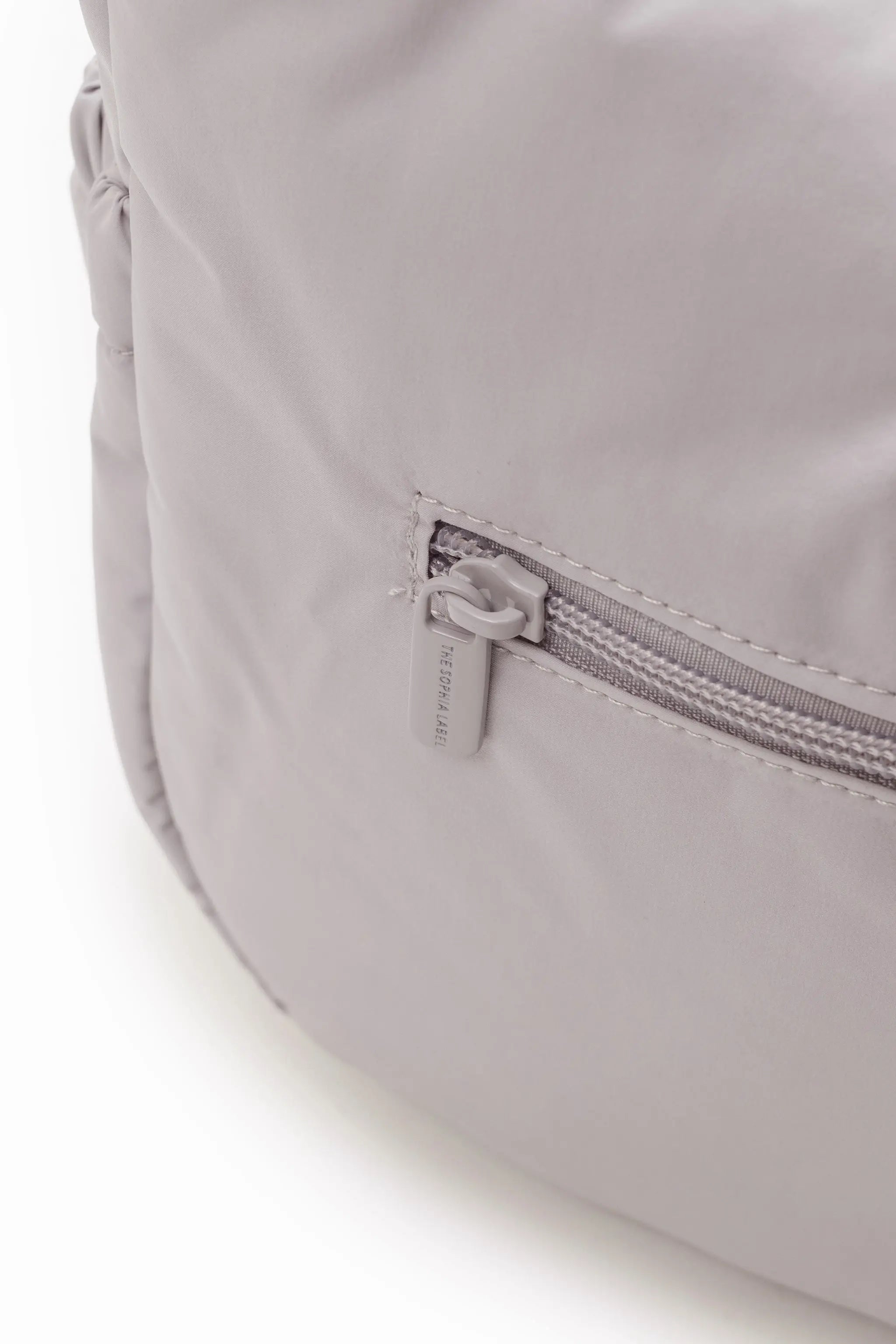 SIGNATURE POCKET CROSSBODY BAG 2.0 IN COSY DOVE GREY 