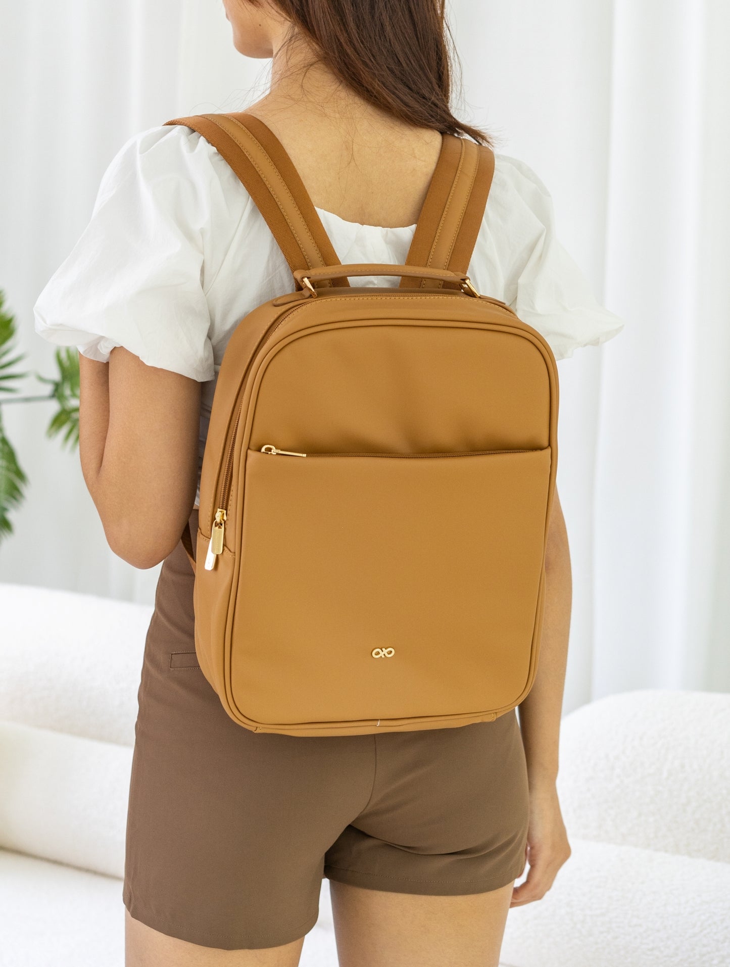 RHEA MAGIC LAPTOP BACKPACK IN CAMEL