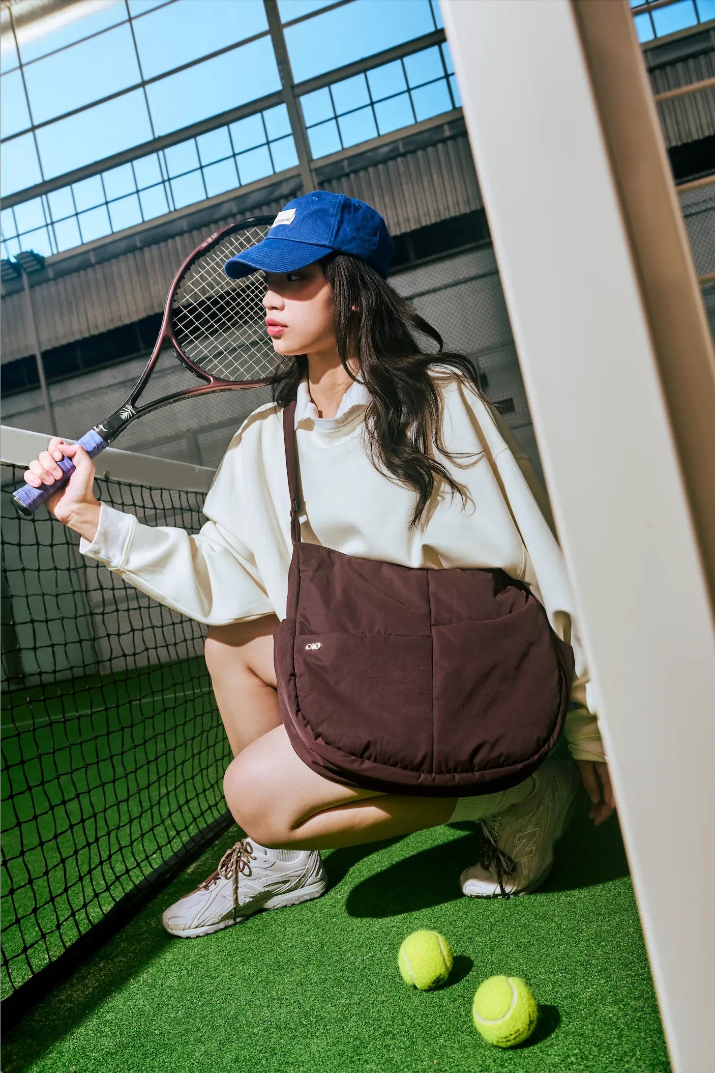 XL SIGNATURE POCKET CROSSBODY BAG IN CHOCO 