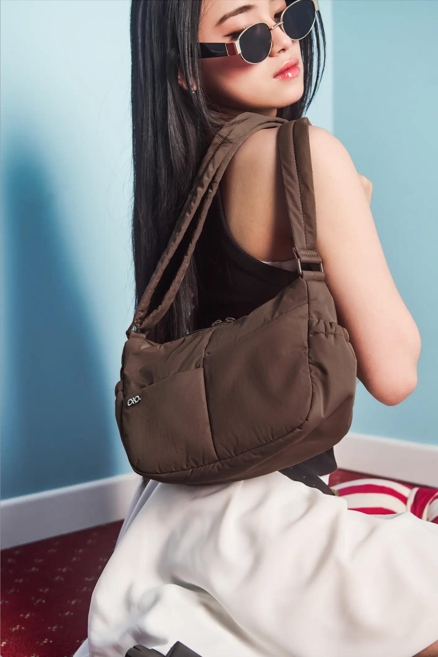 MINI SIGNATURE POCKET CROSSBODY BAG IN COSY LUXE CACAO 