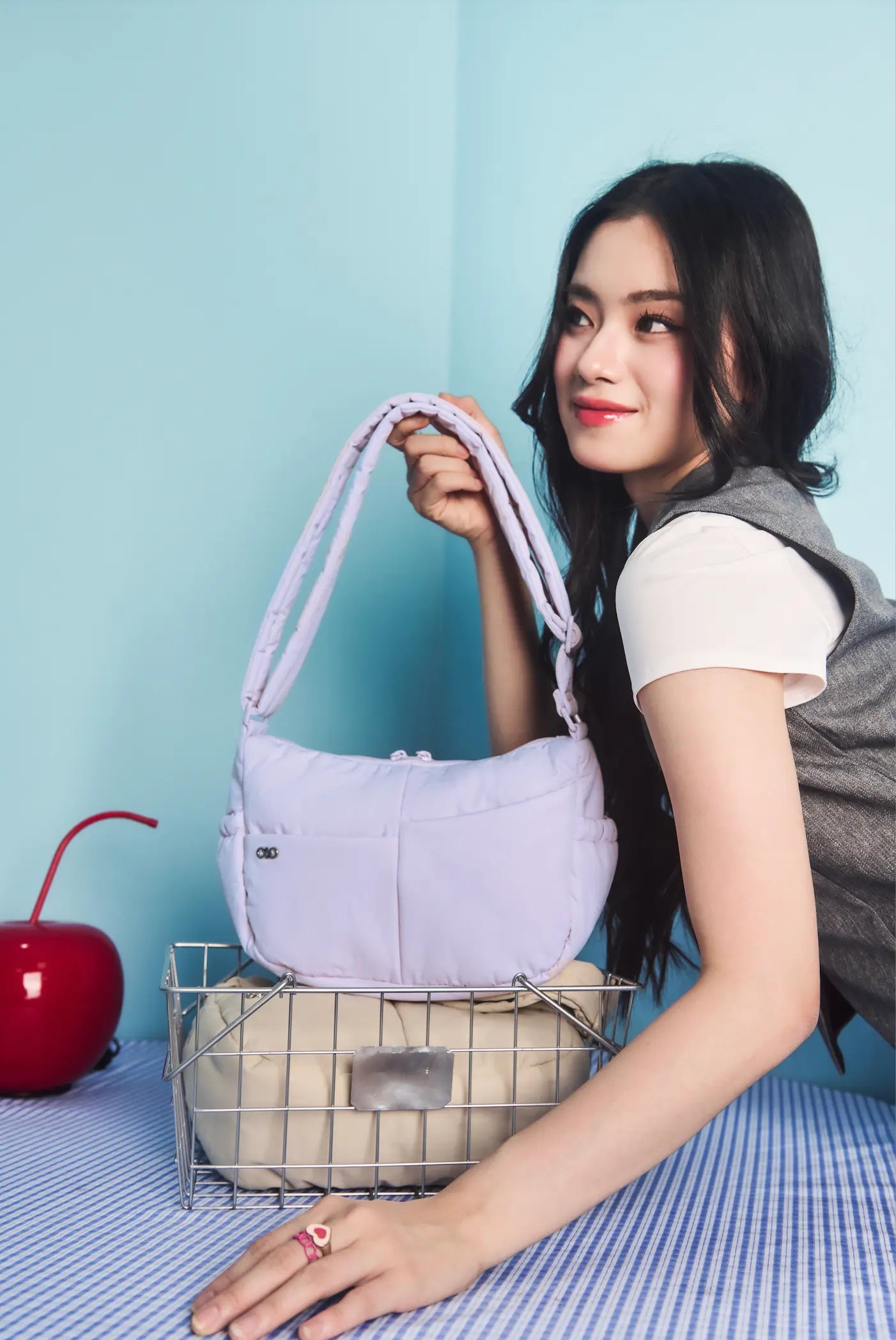MINI SIGNATURE POCKET CROSSBODY BAG IN COSY BERRY 