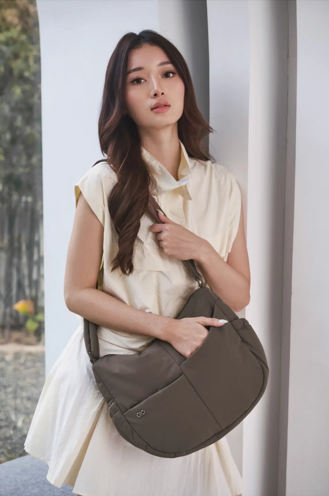 SIGNATURE POCKET CROSSBODY BAG 2.0 IN POSH TAUPE 