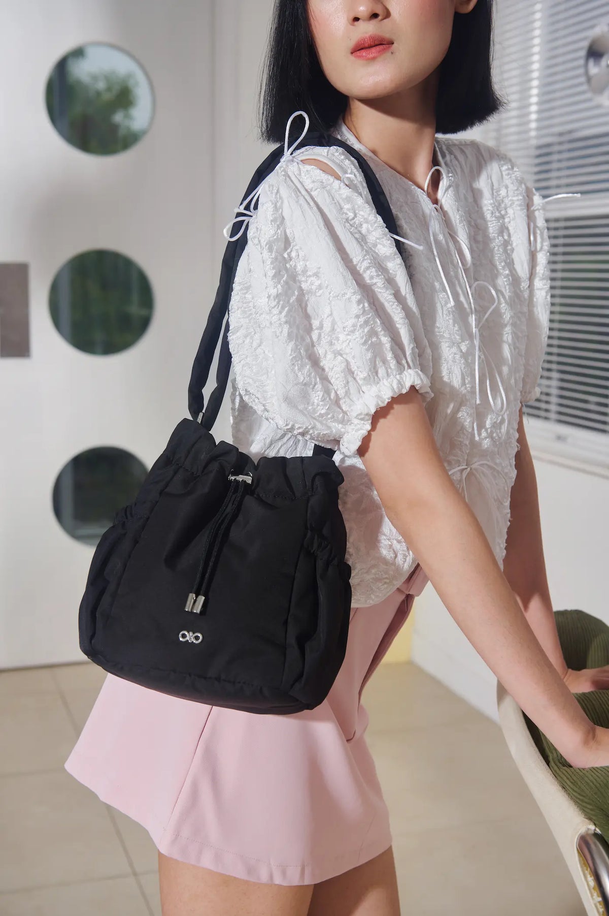 MINI COSY LUXE BUCKET BAG IN JET BLACK 