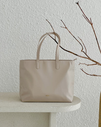 AVERY MAGIC TOTE BAG IN ALMOND